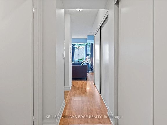 4th image of 8 Scollard St #1408