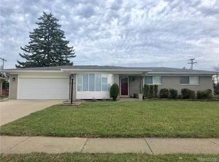 11426 Anna Lisa Dr, Sterling Heights, MI 48312