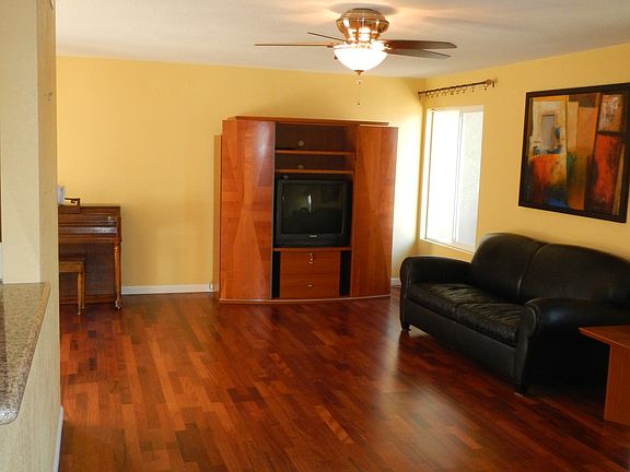 3rd image of 316 E Balboa Dr