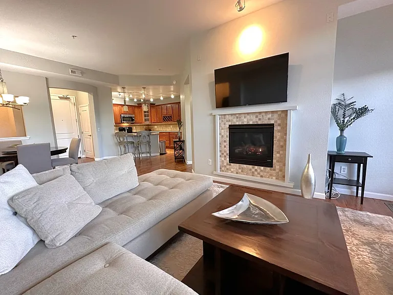 7865 Vallagio Ln #303 — Photo 10