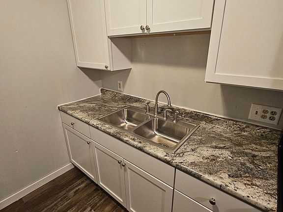 5th image of 1160 Oakview Dr #11