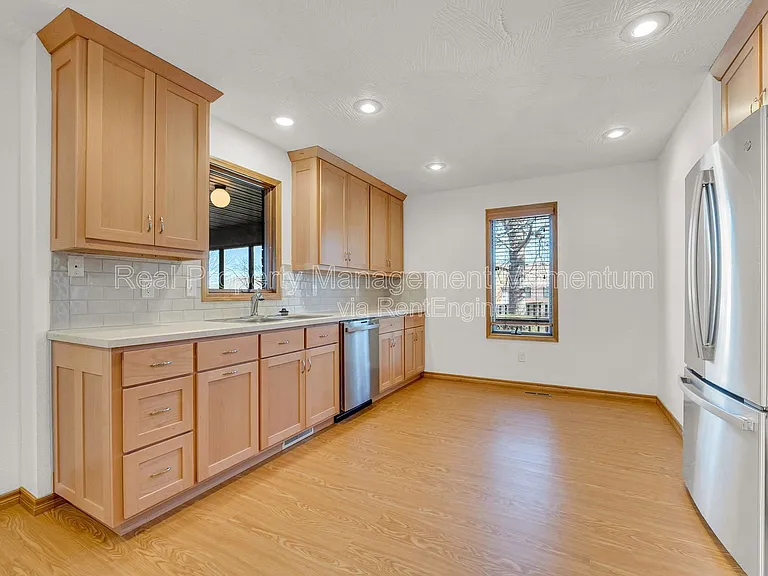 1868 S White Oak Ave — Photo 12