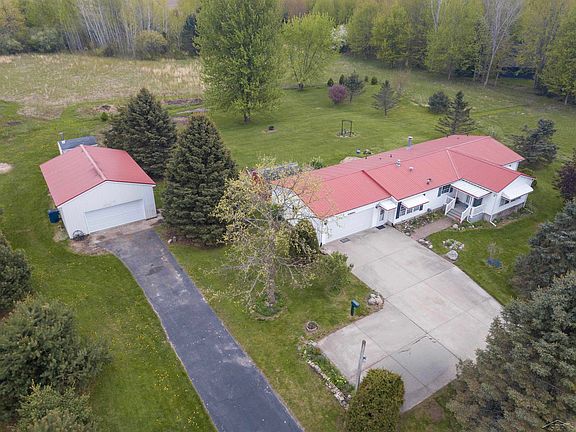 3rd image of 13301 Elms Rd