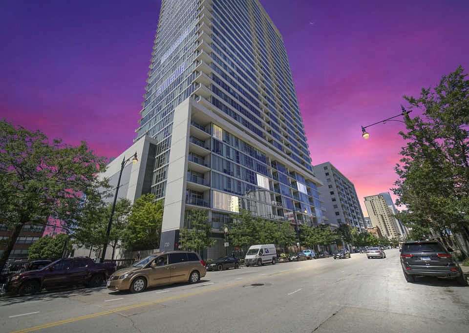 1st image of 1720 S Michigan Ave APT 914