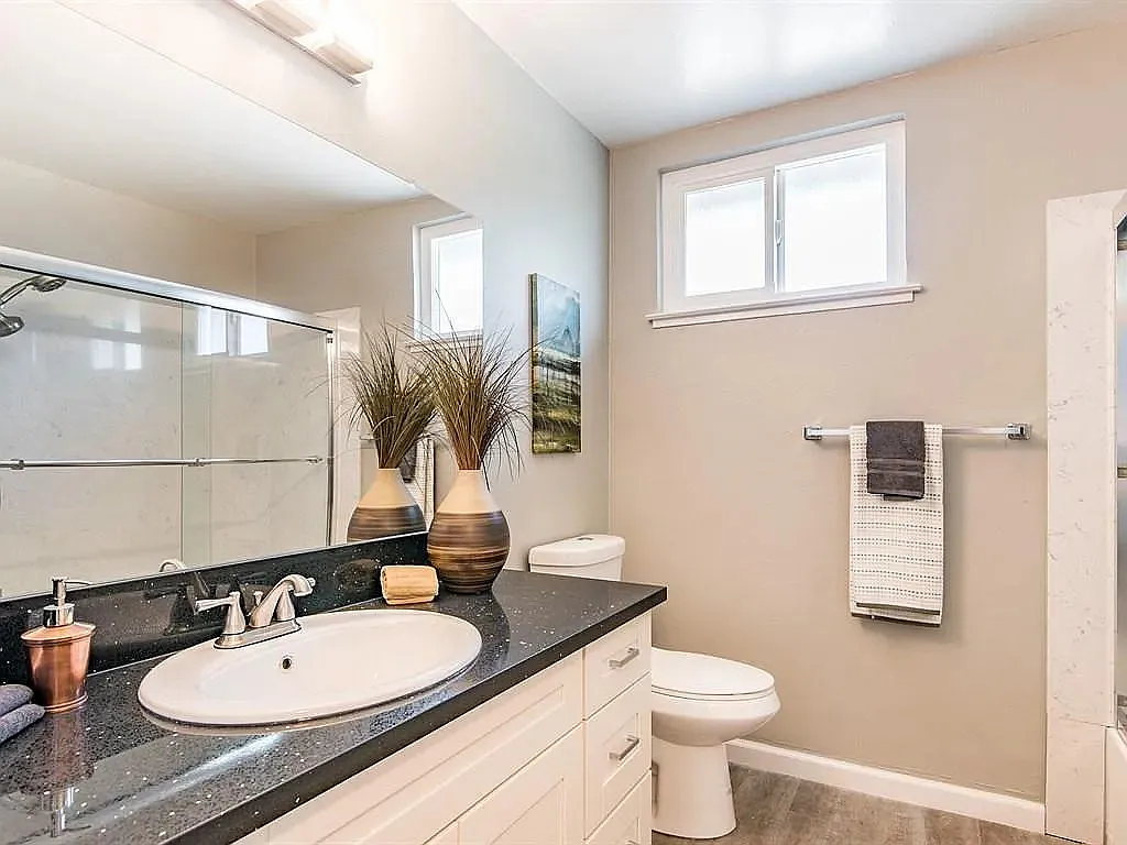 2 bed, 875 sqft, $2,700 — Photo 4
