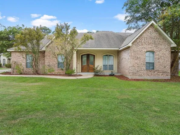 1510 Labarre St, Mandeville, LA 70448