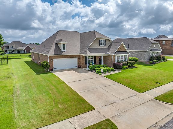3rd image of 5525 Stapleton Dr