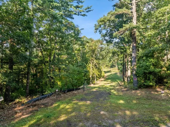 17 Station Rd, Wareham, MA 02571