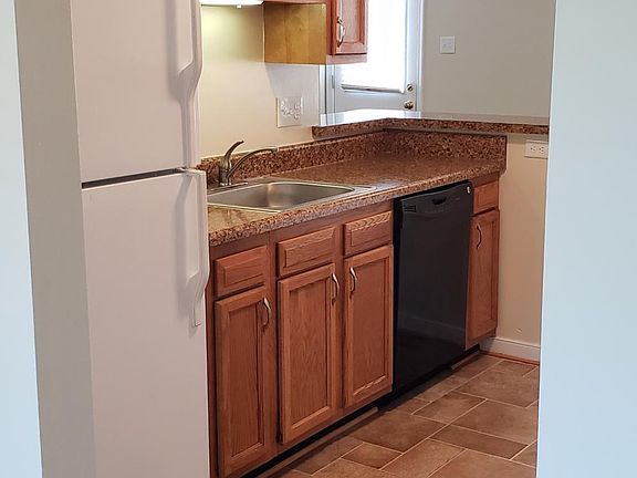 2nd image of 2917 Mary Beth Ln