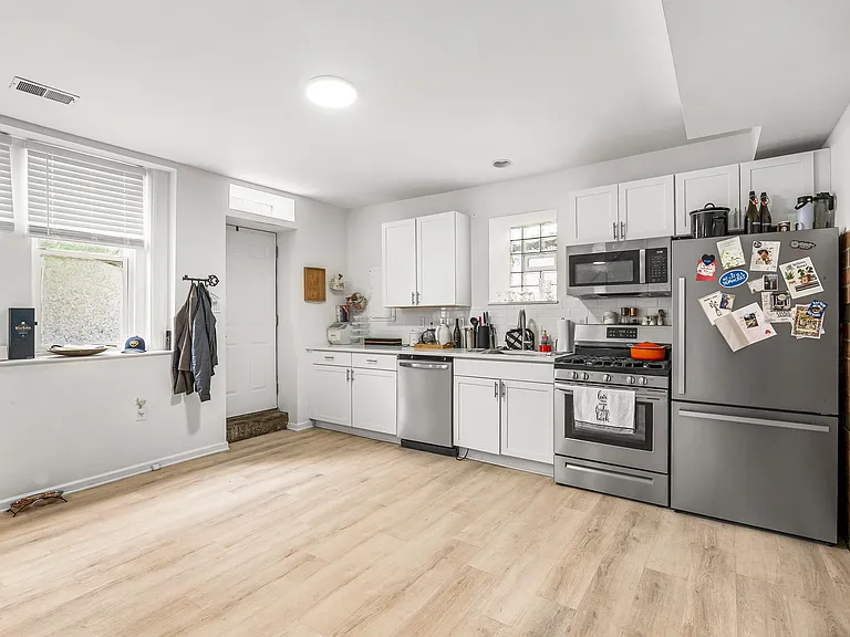3401 Butler St #R1 — Photo 6