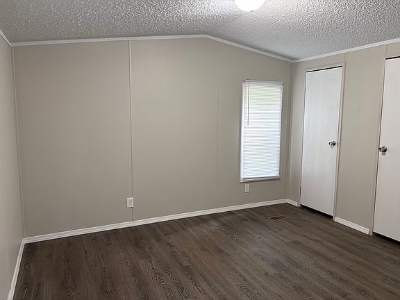 5th image of 143 Robin Ln House 143