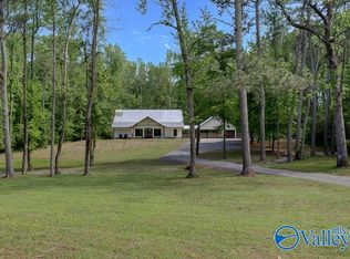 136 Anderson Dr, Guntersville, AL 35976