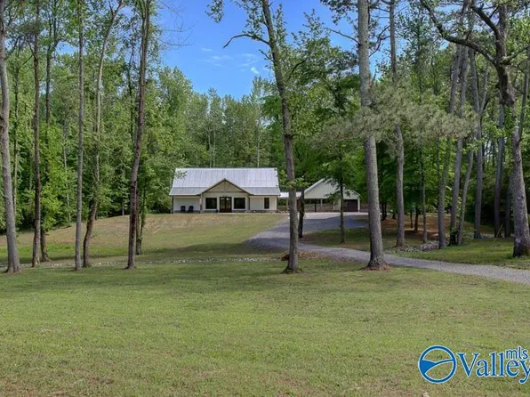 136 Anderson Dr, Guntersville, AL 35976