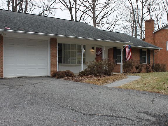 2nd image of 1240 Chestnut Dr
