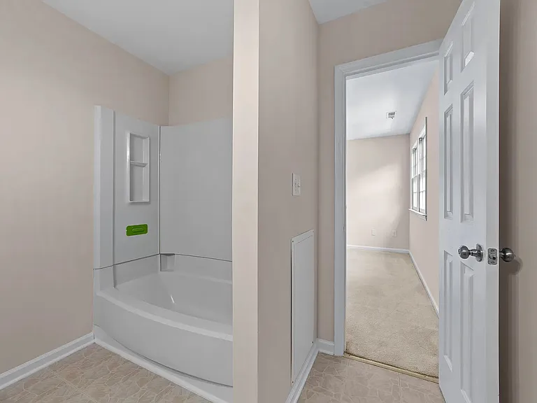 102 Shady Spring Pl — Photo 18