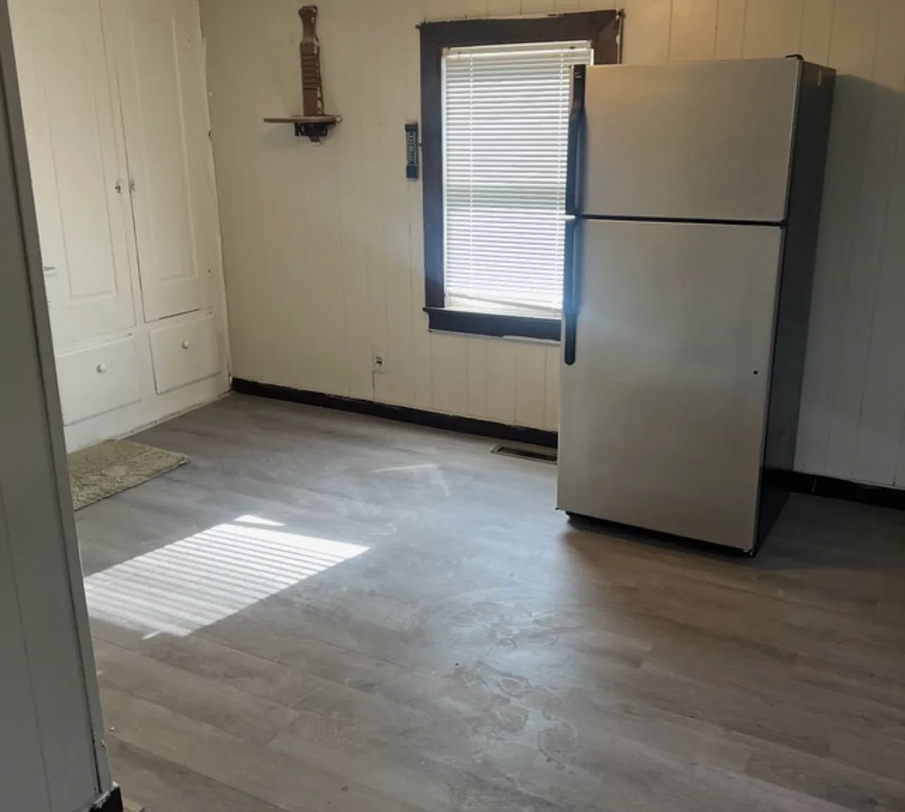 3 bed, $1,200 — Photo 1