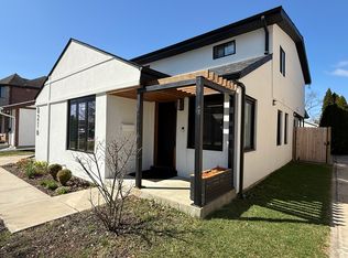 8216 N New England Ave, Niles, IL 60714