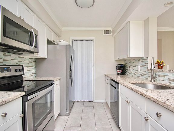4th image of 815 W Boynton Beach Boulevard #15-105