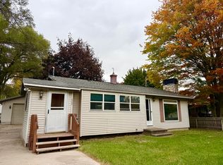 2268 Oak Park Dr, Muskegon, MI 49442