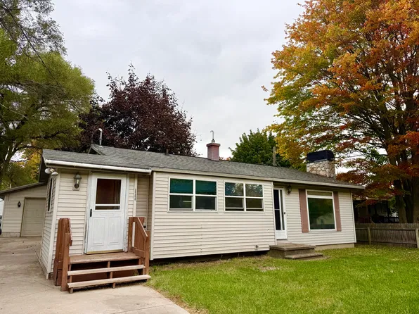 2268 Oak Park Dr, Muskegon, MI 49442
