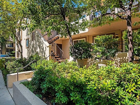 2nd image of 24143 Del Monte Dr Unit 269