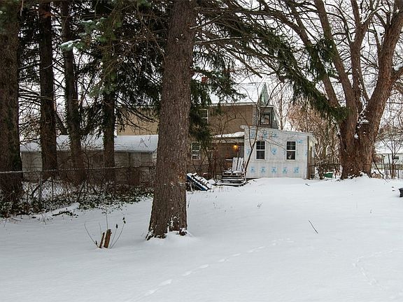 2nd image of 755 E 11th St