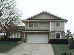 11529 Taylor St, Omaha, NE 68164