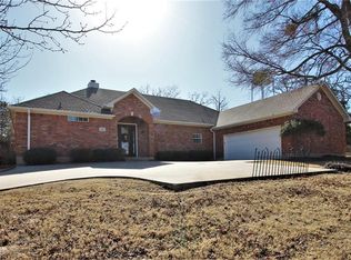 309 Kiowa Dr E, Lake Kiowa, TX 76240
