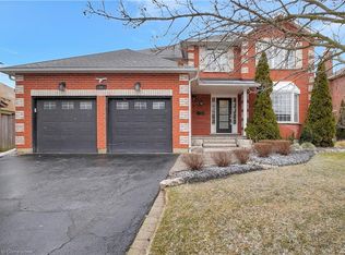 11 Hume Dr, Cambridge, ON N1T1N2