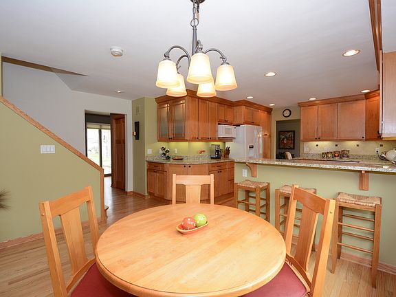 2nd image of 7520 N Lake Dr