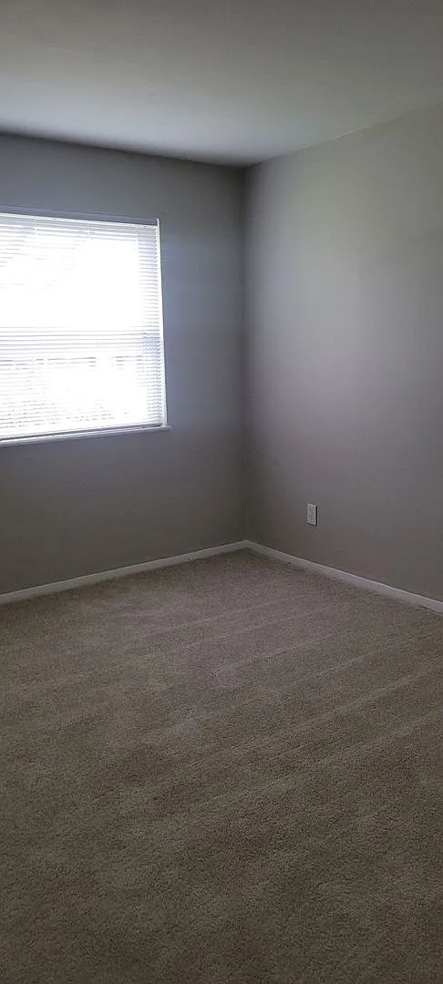 3237 Town and Country Apartments — Photo 2