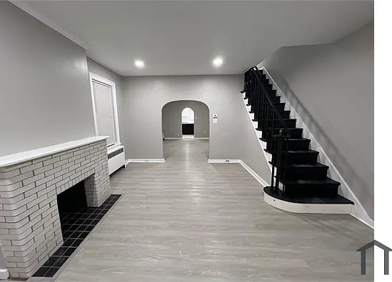 6400 Oxford Ave — Photo 8
