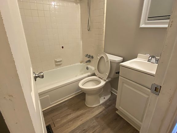 3rd image of 2409 Vestal Ave