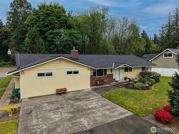 3rd image of 2727 108th Avenue E