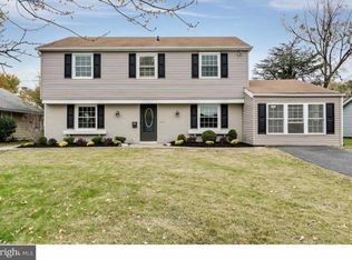 35 Maplewick Ln, Willingboro, NJ 08046