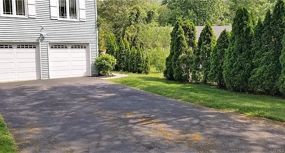 2nd image of 1063 Tralee Dr