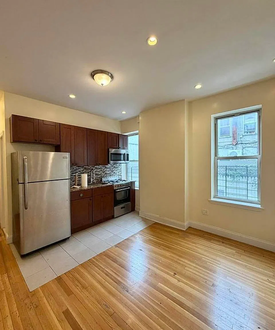 305 Clarkson Avenue — Photo 2