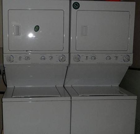 2 Washers/Dryers in Unit