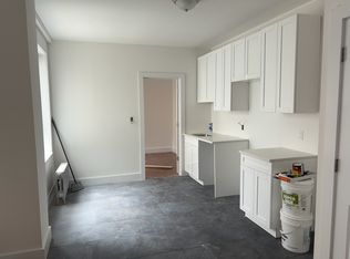 300 W 49th St APT 705, New York, NY 10019