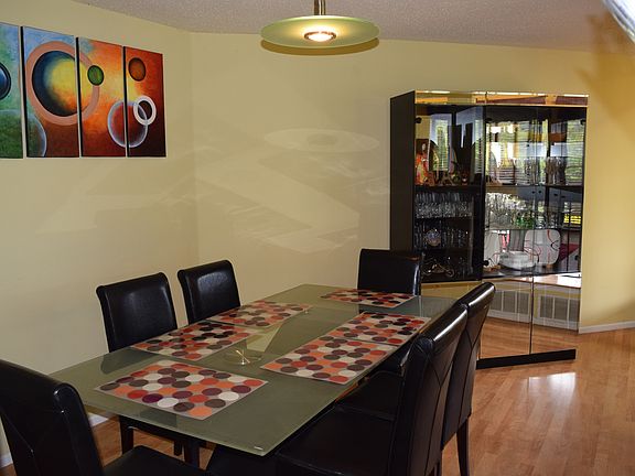 4th image of 4 Woodhill St #157