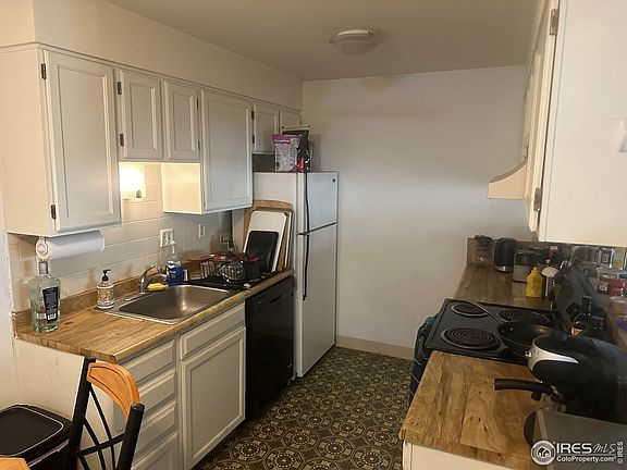 4th image of 665 Manhattan Dr #212