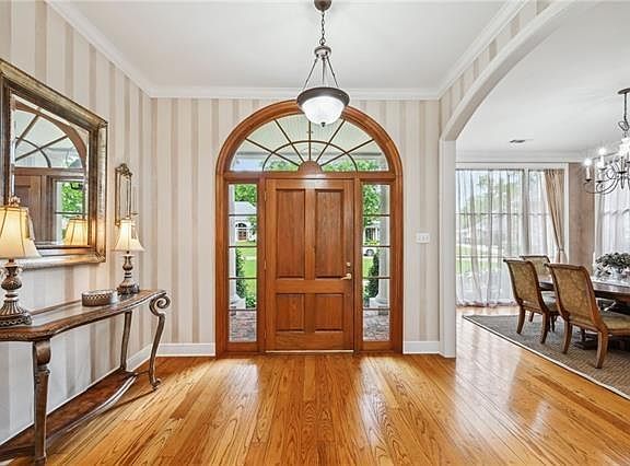 4th image of 454 Rutherford Dr