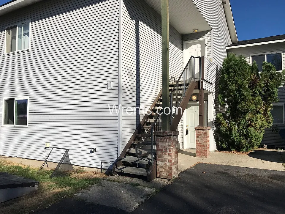 114 W South Ave