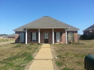 301 E Magnolia Pl, Pearl, MS 39208