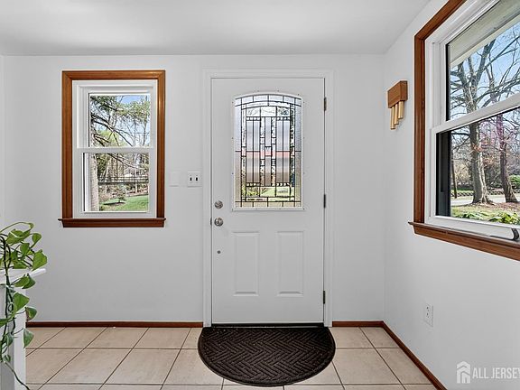 2nd image of 76 Telegraph Hill Rd