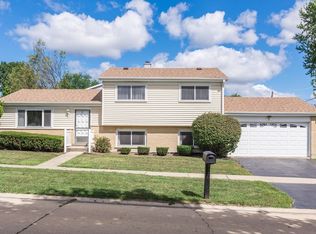 404 E Berkshire Ave, Lombard, IL 60148