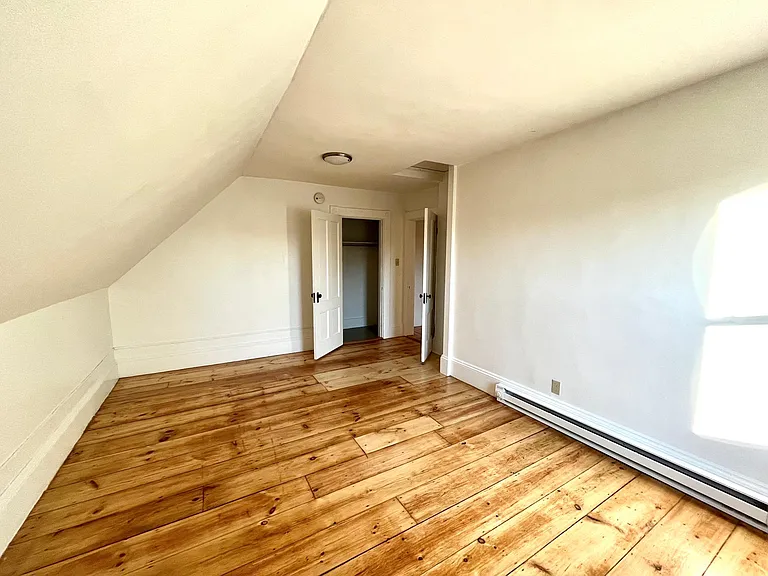 36 Lexington St — Photo 8