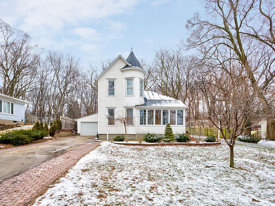 1st image of 71 River Hills Dr