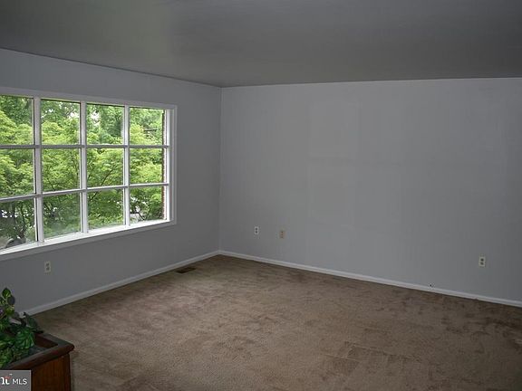 4th image of 4601 Usange St