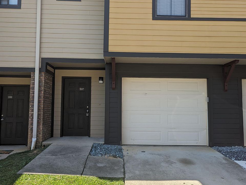 1st image of 2307 Timber Oaks Ln #1